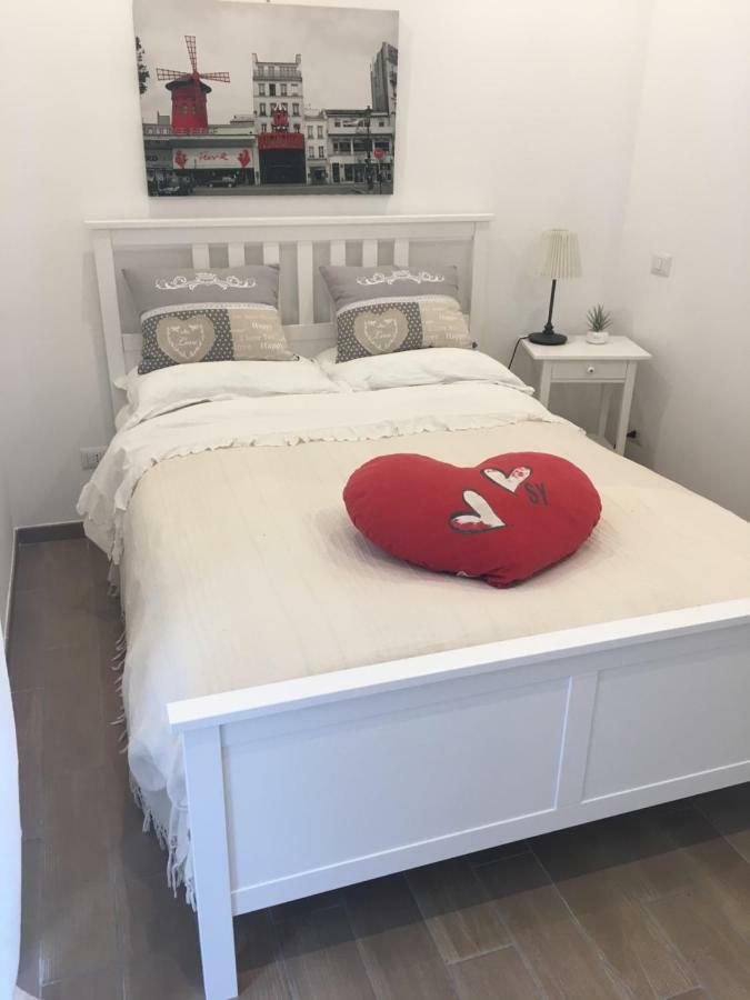 The Shabby House - Charming Seaside Retreat In Central Anzio, Steps From Beach And Train Station المظهر الخارجي الصورة