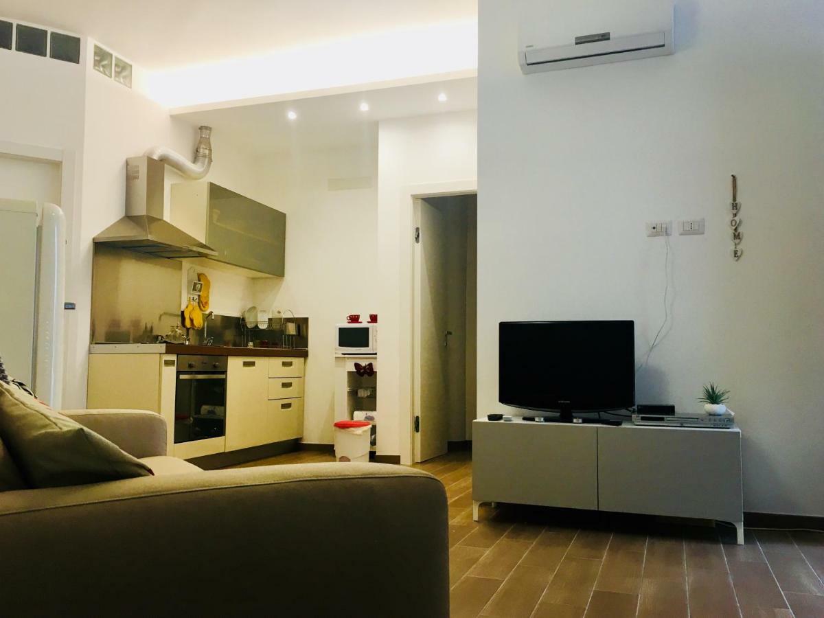 The Shabby House - Charming Seaside Retreat In Central Anzio, Steps From Beach And Train Station المظهر الخارجي الصورة