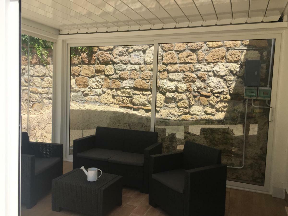 The Shabby House - Charming Seaside Retreat In Central Anzio, Steps From Beach And Train Station المظهر الخارجي الصورة