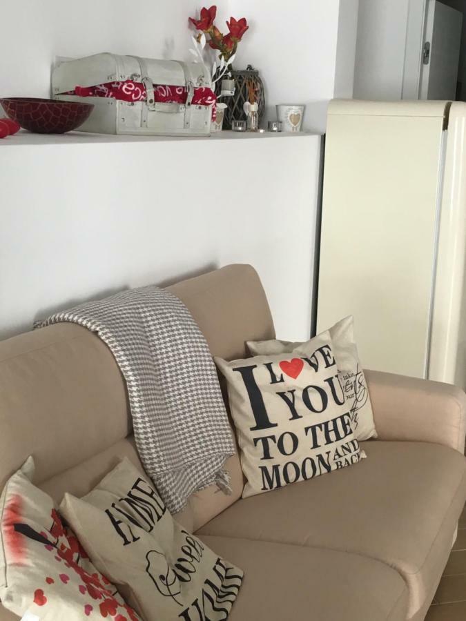 The Shabby House - Charming Seaside Retreat In Central Anzio, Steps From Beach And Train Station المظهر الخارجي الصورة