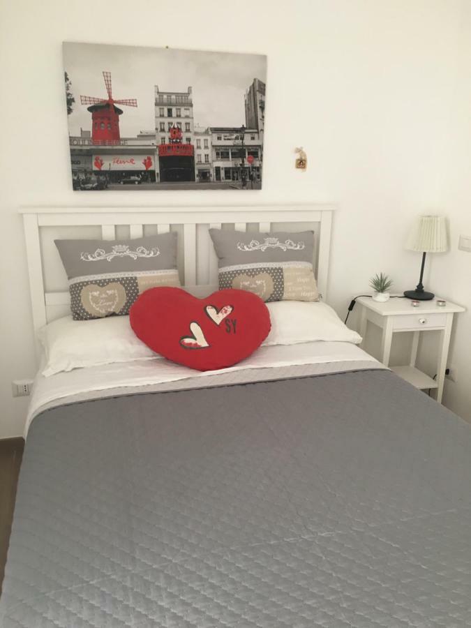 The Shabby House - Charming Seaside Retreat In Central Anzio, Steps From Beach And Train Station المظهر الخارجي الصورة