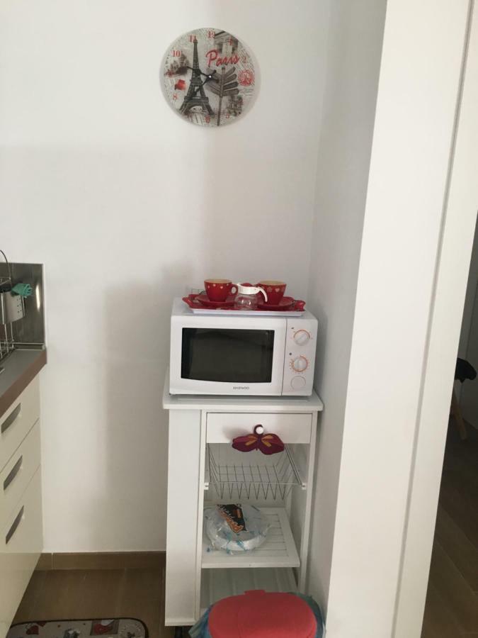 The Shabby House - Charming Seaside Retreat In Central Anzio, Steps From Beach And Train Station المظهر الخارجي الصورة
