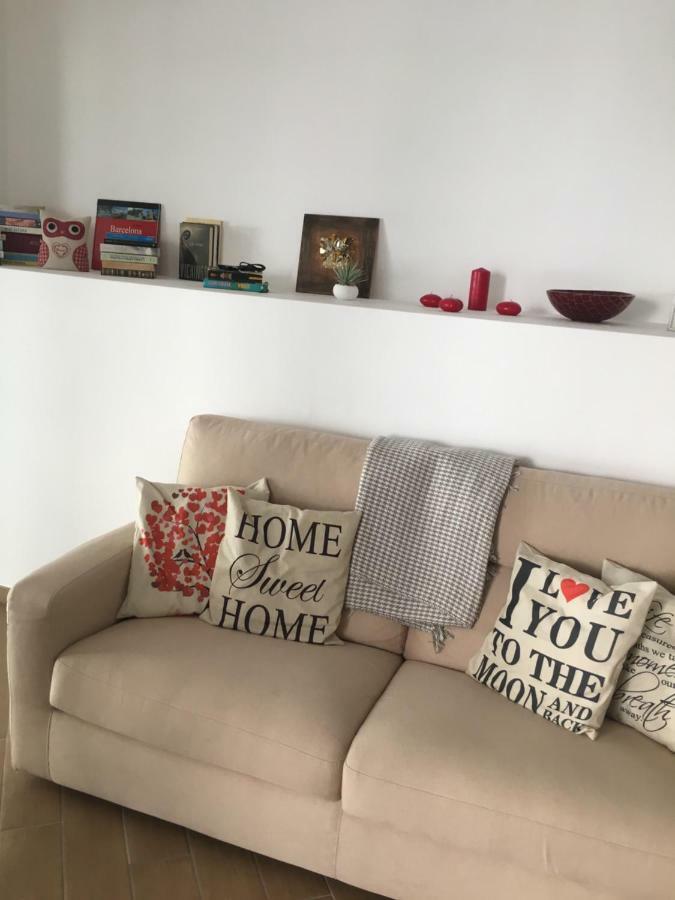 The Shabby House - Charming Seaside Retreat In Central Anzio, Steps From Beach And Train Station المظهر الخارجي الصورة